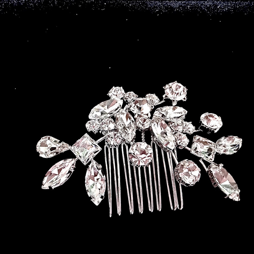 Ben-Amun Hair accessory Wedding Silver Crystal hair comb BRAND NEW NEVER WORN